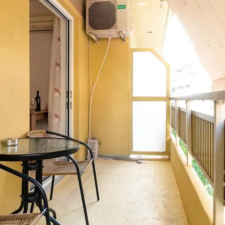 Maria's δίπλα στο νοσοκομείο παίδων και στο λαϊκό Appartement Athènes
