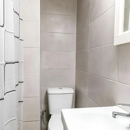 Apartment Maria's δίπλα στο νοσοκομείο παίδων και στο λαϊκό Athens