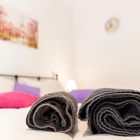 Apartment Maria's δίπλα στο νοσοκομείο παίδων και στο λαϊκό